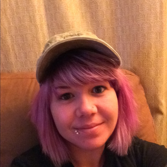 I'm Marian and I work as a domestic engineer. - Picture 1 of 1